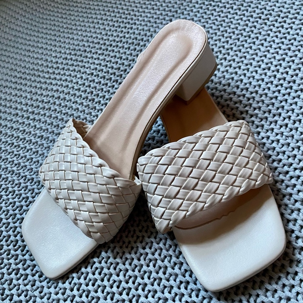 NWOT Braided Low Heel